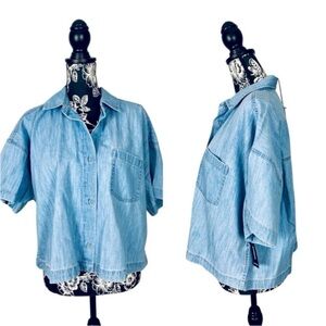 NWT Express chambray cropped button down short sleeve top size large